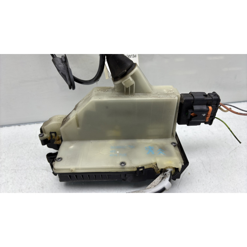Serrure arriere droit PEUGEOT 208 1 Photo n°4