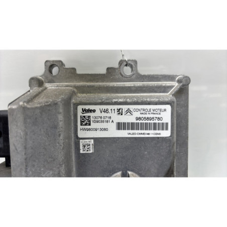 Calculateur moteur PEUGEOT 208 1