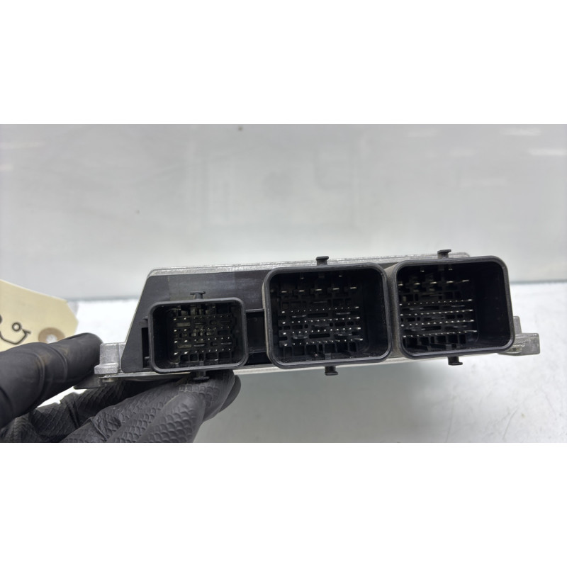 Calculateur moteur PEUGEOT 208 1 Photo n°3