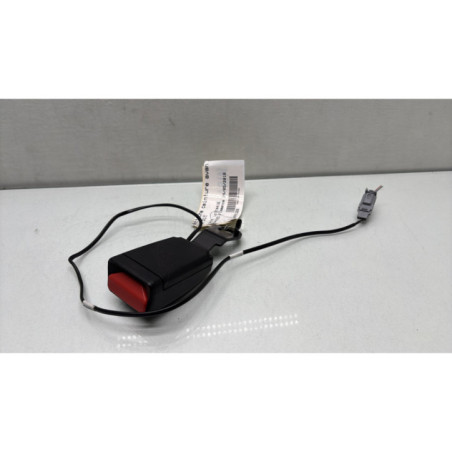 Attache ceinture avant droit DACIA SANDERO 2