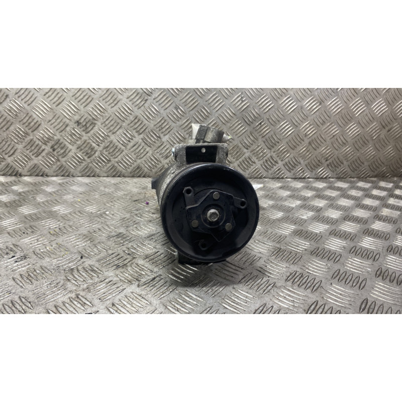 Compresseur clim VOLKSWAGEN POLO 5 Photo n°4