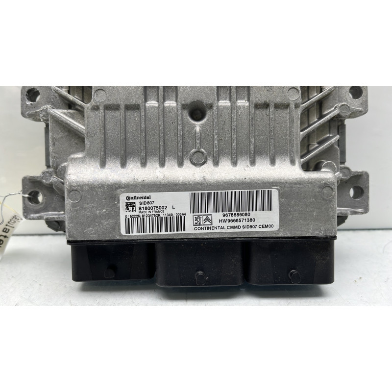 Calculateur moteur PEUGEOT 3008 1 Photo n°2