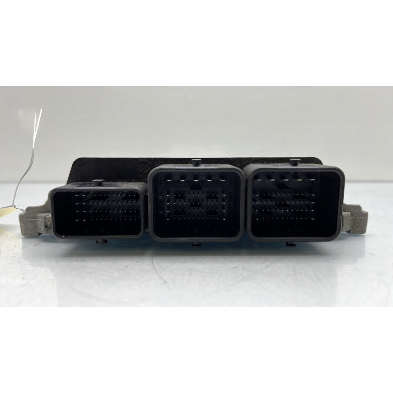 Calculateur moteur PEUGEOT 3008 1 Photo n°4