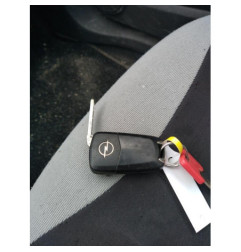 Bouton de coffre OPEL CORSA D