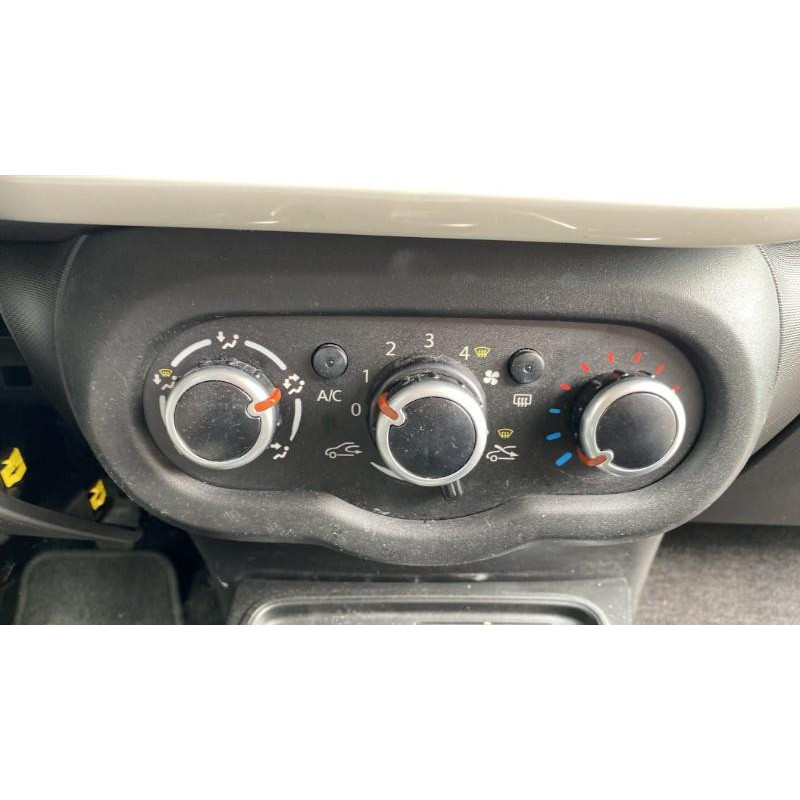 Poignee porte avant gauche RENAULT TWINGO 3 Photo n°4
