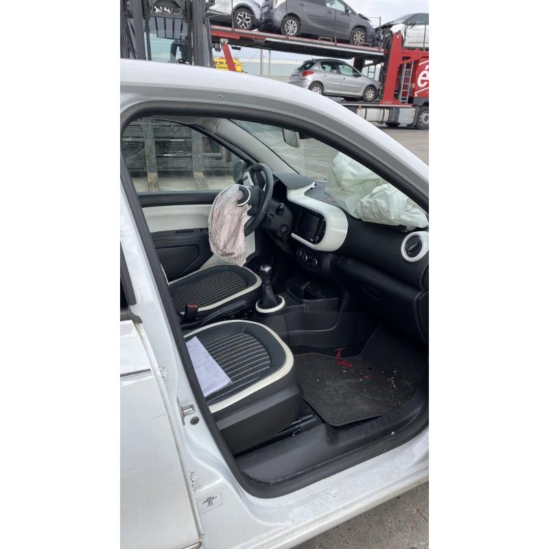 Poignee porte avant gauche RENAULT TWINGO 3 Photo n°10