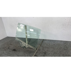Vitre arriere droit DACIA SANDERO 2