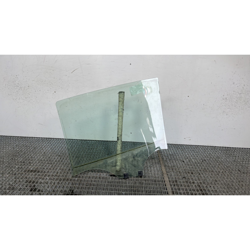 Vitre arriere droit DACIA SANDERO 2 Photo n°4