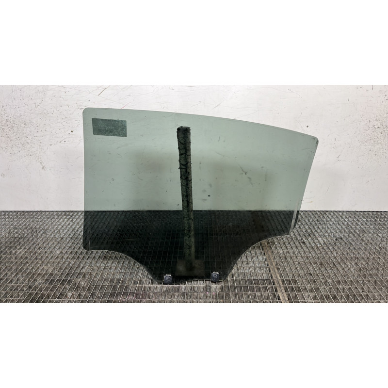 Vitre arriere droit PEUGEOT 208 1 Photo n°4