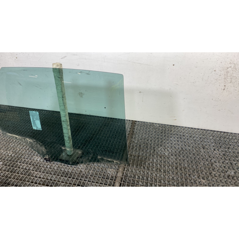 Vitre arriere droit CITROEN C4 2 Photo n°4