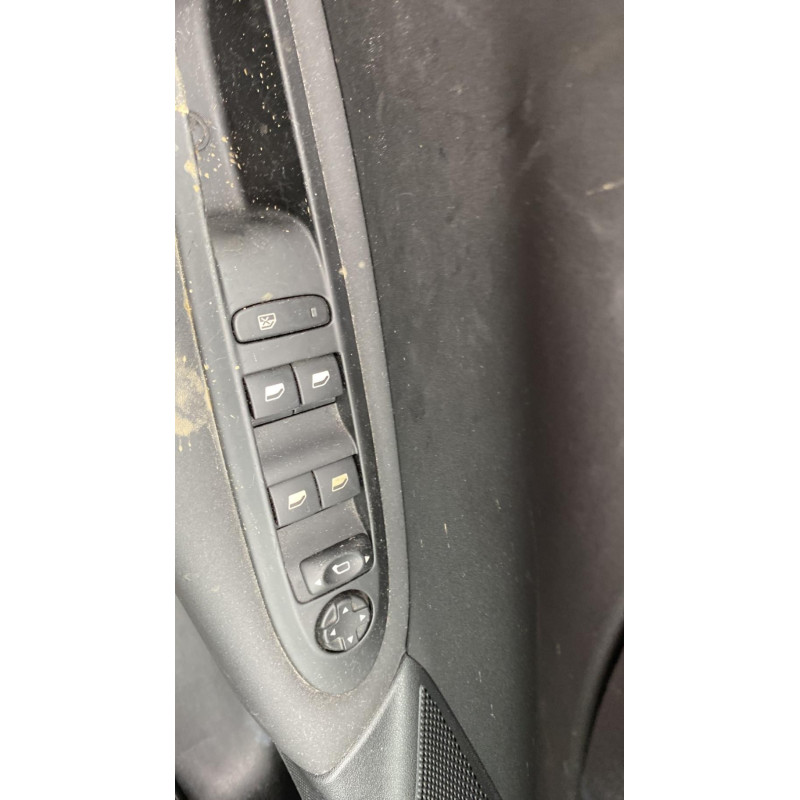 Vitre arriere droit CITROEN C4 2 Photo n°17