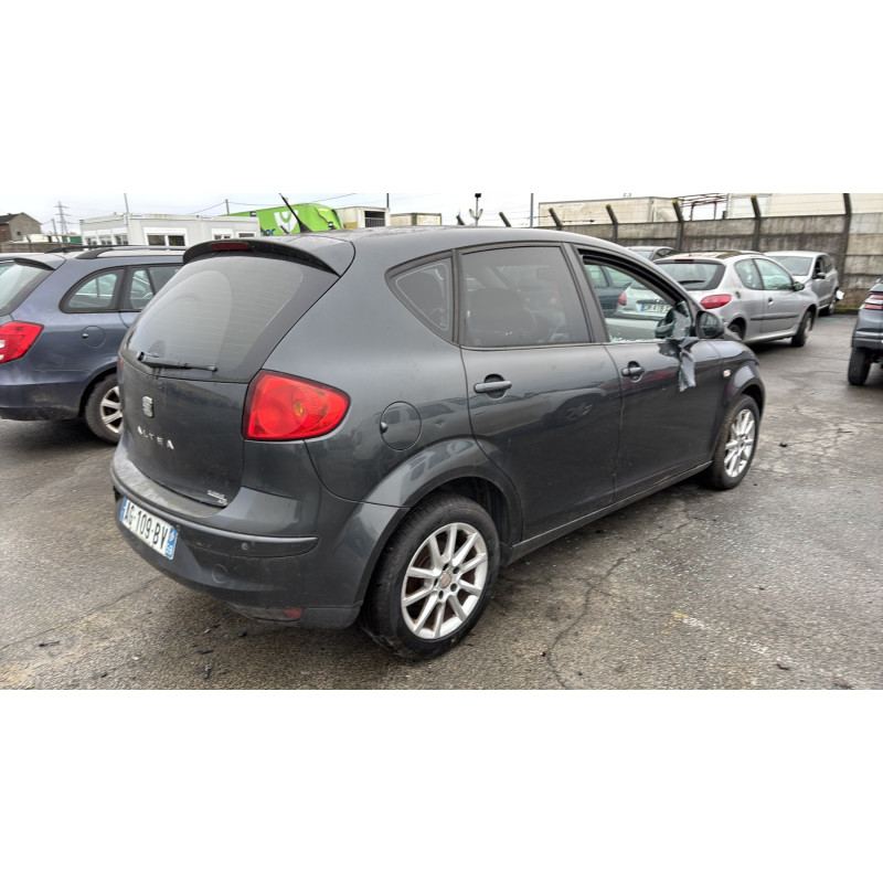 Verin de coffre SEAT ALTEA Photo n°7