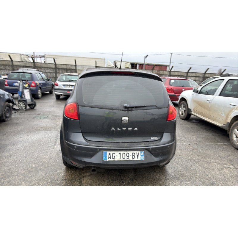 Verin de coffre SEAT ALTEA Photo n°9
