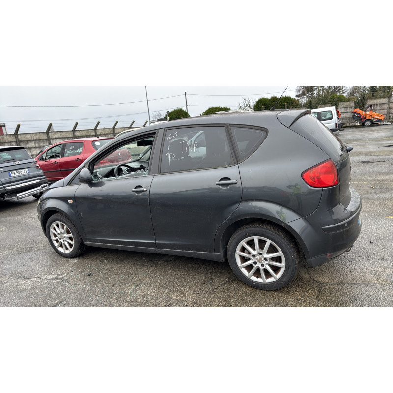 Verin de coffre SEAT ALTEA Photo n°11