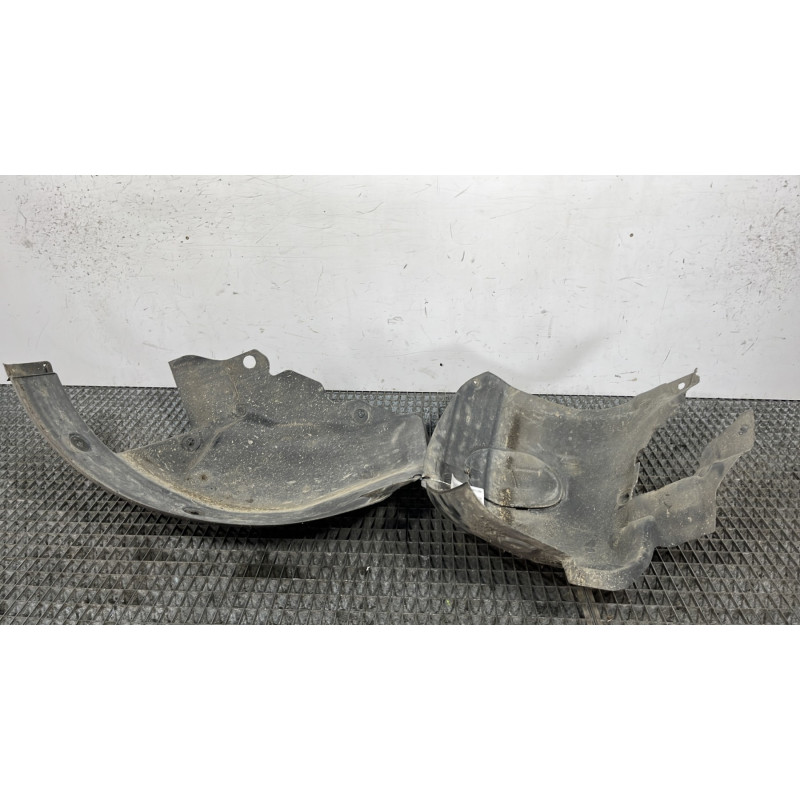 Pare boue avant gauche RENAULT MEGANE 2 Photo n°1