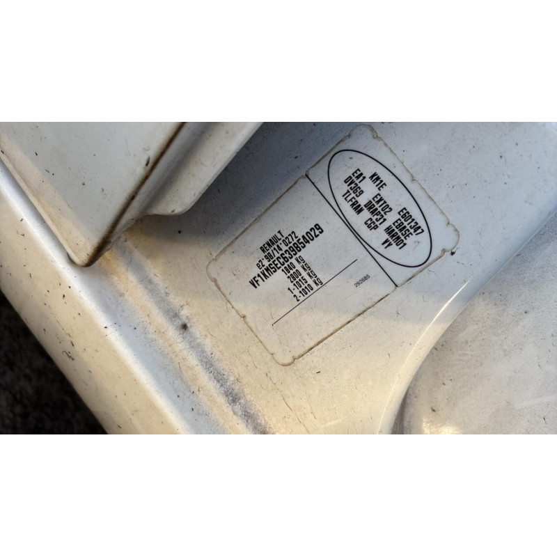 Pare boue avant gauche RENAULT MEGANE 2 Photo n°8