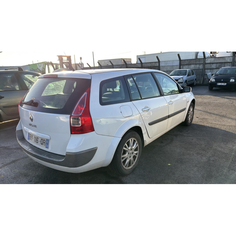 Pare boue avant gauche RENAULT MEGANE 2 Photo n°11