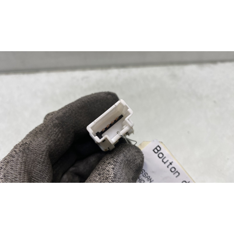Bouton de warning NISSAN QASHQAI 1 Photo n°3