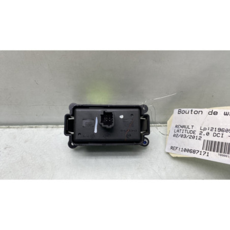 Bouton de warning RENAULT LATITUDE