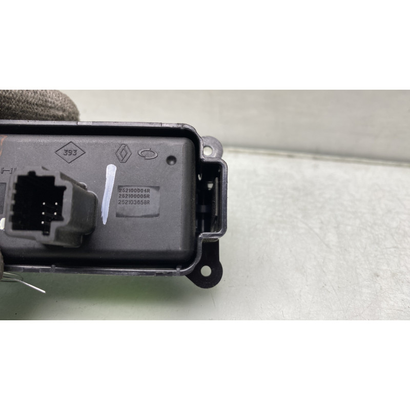 Bouton de warning RENAULT LATITUDE Photo n°4