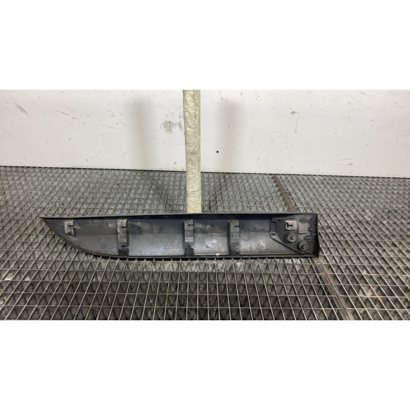 Baguette de porte arriere gauche  RENAULT MEGANE 3 Photo n°4