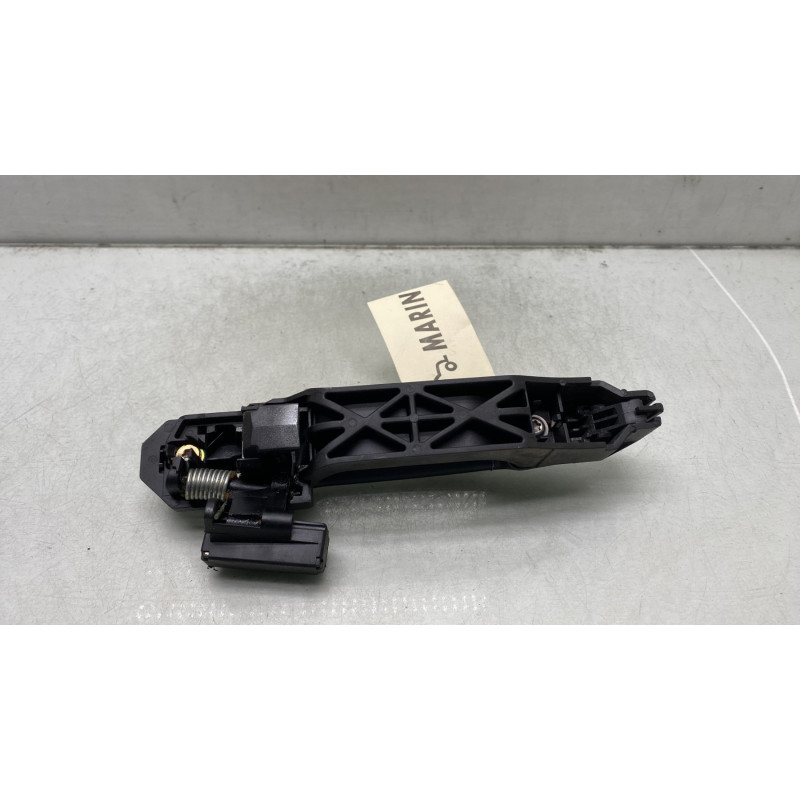 Poignee porte arriere droit TOYOTA COROLLA 10 Photo n°3