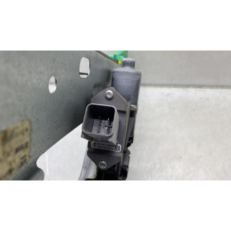Leve vitre electrique arriere gauche OPEL ASTRA J Photo n°4
