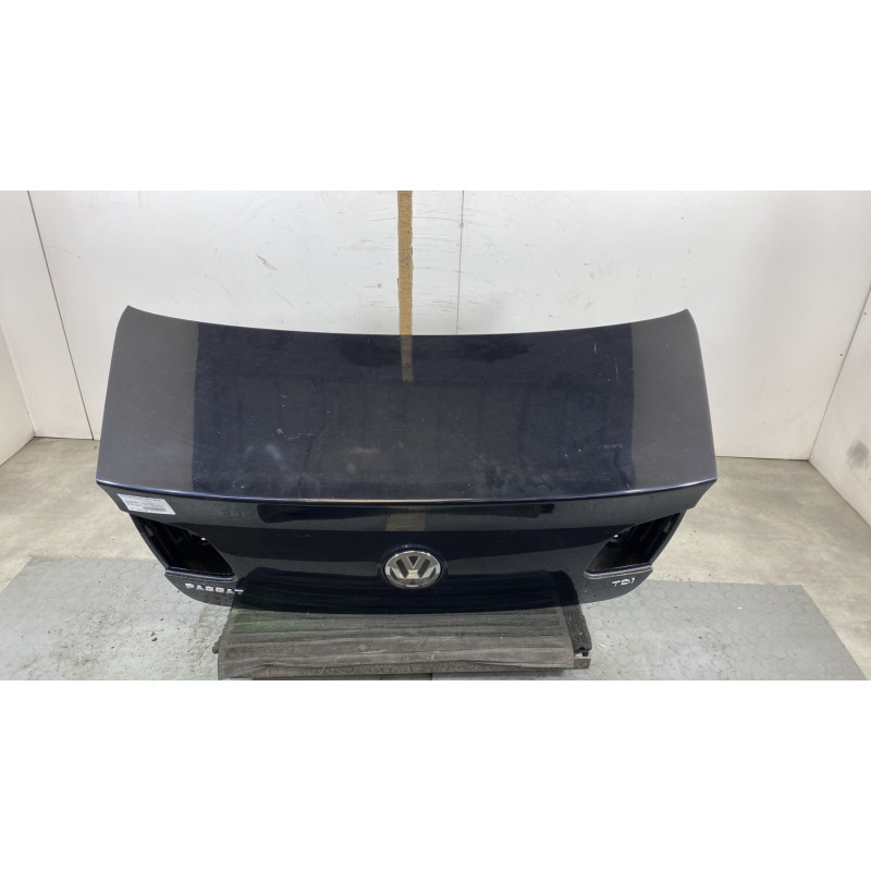 Malle/Hayon arriere VOLKSWAGEN PASSAT 5 Photo n°1