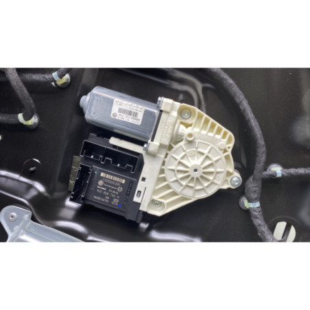 Leve vitre electrique avant droit VOLKSWAGEN PASSAT 5