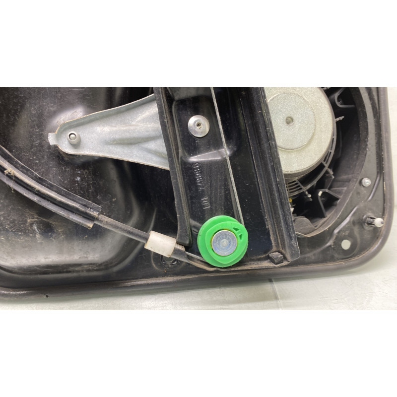Leve vitre electrique avant droit VOLKSWAGEN PASSAT 5 Photo n°4