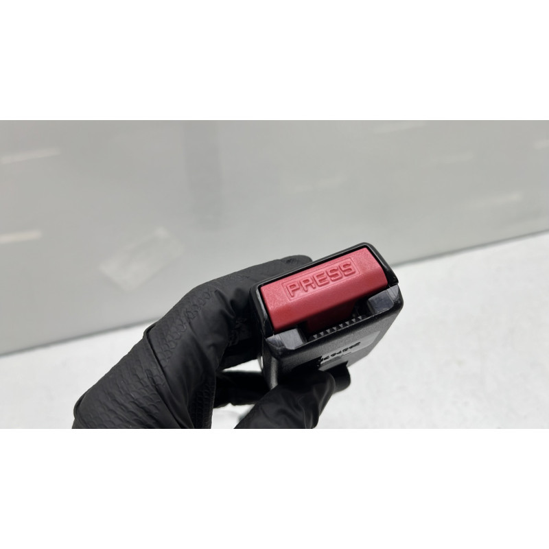 Attache ceinture arriere droit PEUGEOT 206 Photo n°3