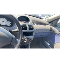 Attache ceinture arriere droit PEUGEOT 206