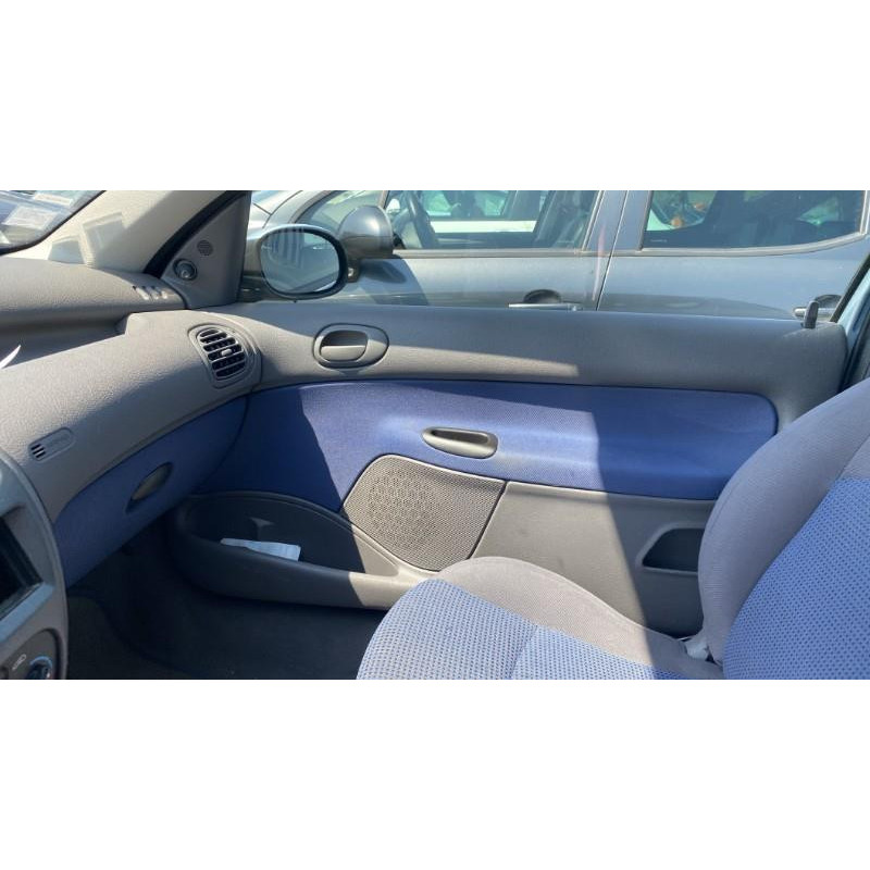 Attache ceinture arriere droit PEUGEOT 206 Photo n°12