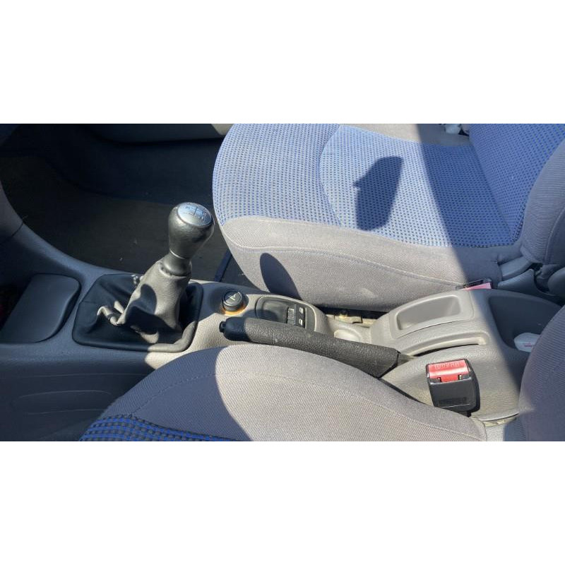 Attache ceinture arriere droit PEUGEOT 206 Photo n°14