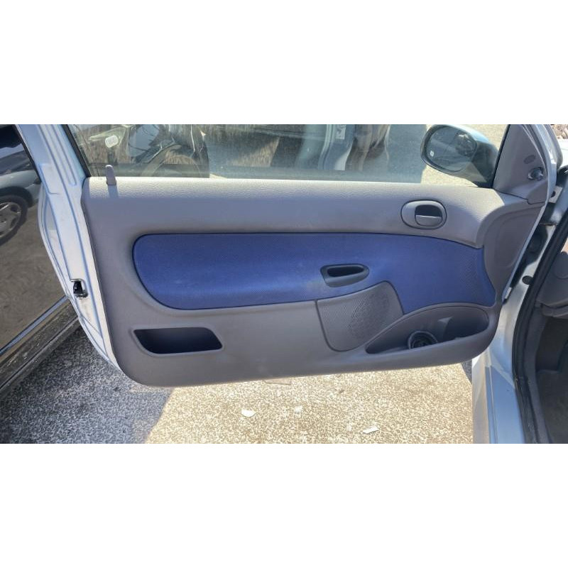 Attache ceinture arriere droit PEUGEOT 206 Photo n°17