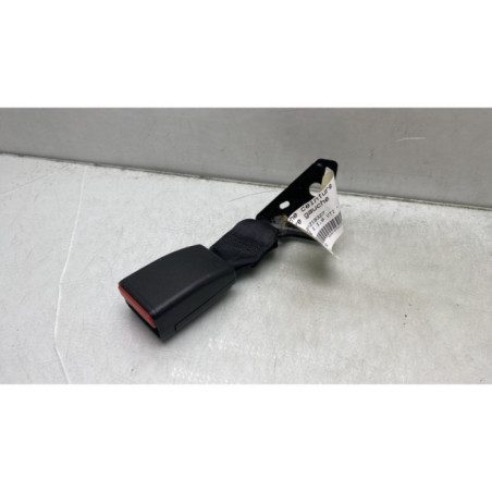 Attache ceinture arriere gauche PEUGEOT 208 1