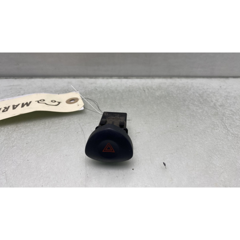 Bouton de warning RENAULT CLIO 2 Photo n°1