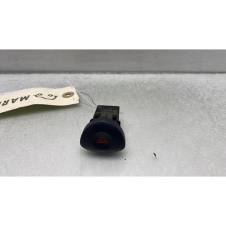 Bouton de warning RENAULT CLIO 2 Photo n°1