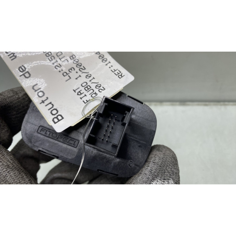 Bouton de warning FIAT QUBO Photo n°3