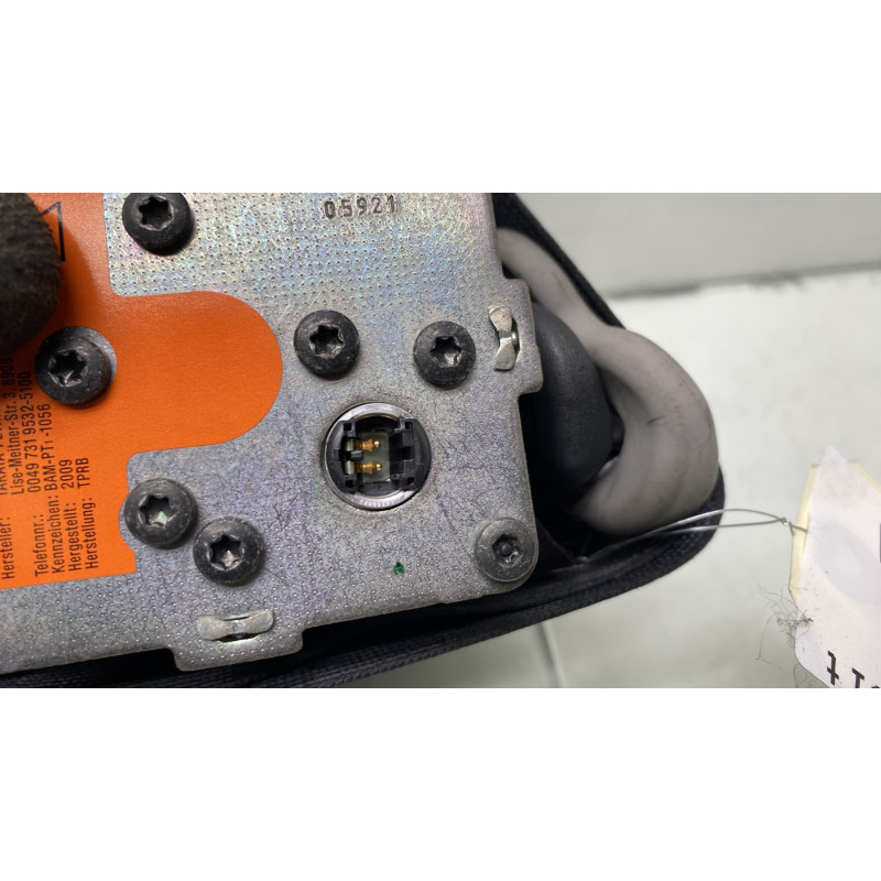 Pretensionneur de ceinture avant droit TOYOTA YARIS 2 Photo n°3