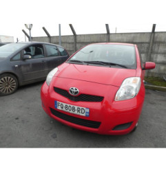 Serrure avant droit TOYOTA YARIS 2