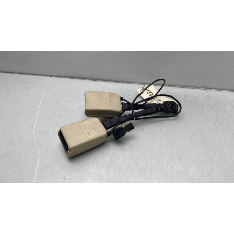 Attache ceinture arriere gauche CITROEN C6 Photo n°4