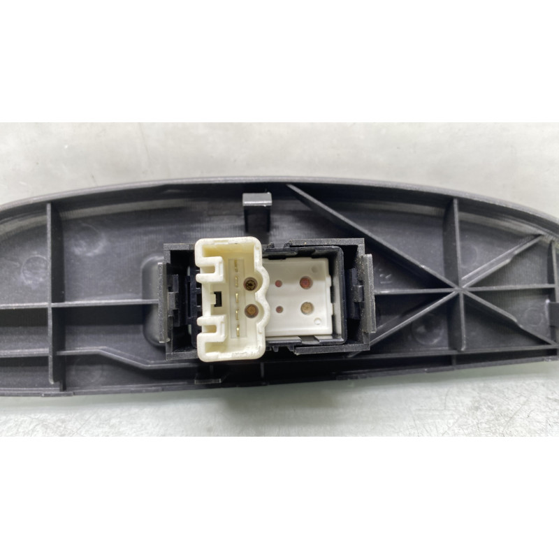 Interrupteur de leve vitre avant droit TOYOTA YARIS 1 Photo n°3
