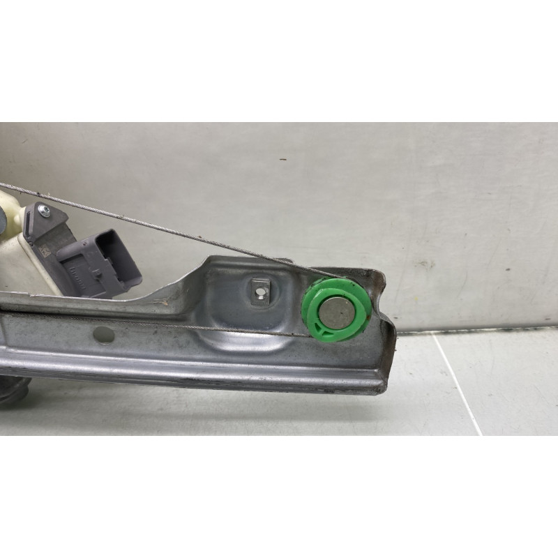 Leve vitre electrique avant gauche PEUGEOT 5008 1 Photo n°3