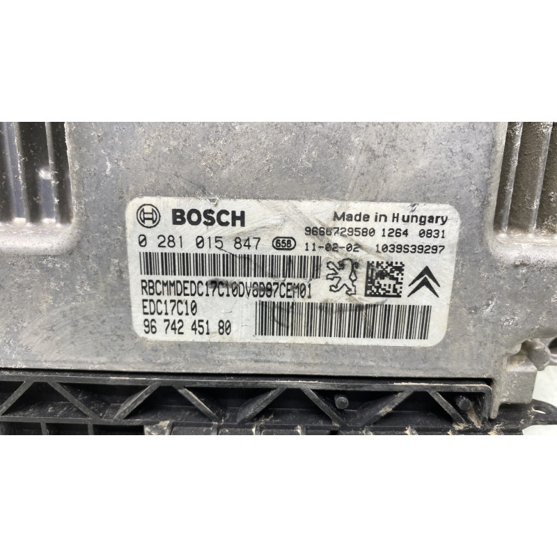 Calculateur moteur PEUGEOT 5008 1 Photo n°2