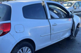 Calculateur moteur RENAULT CLIO 3