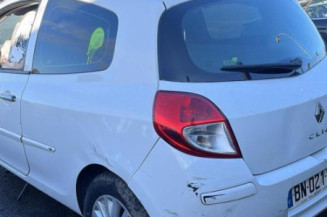 Calculateur moteur RENAULT CLIO 3