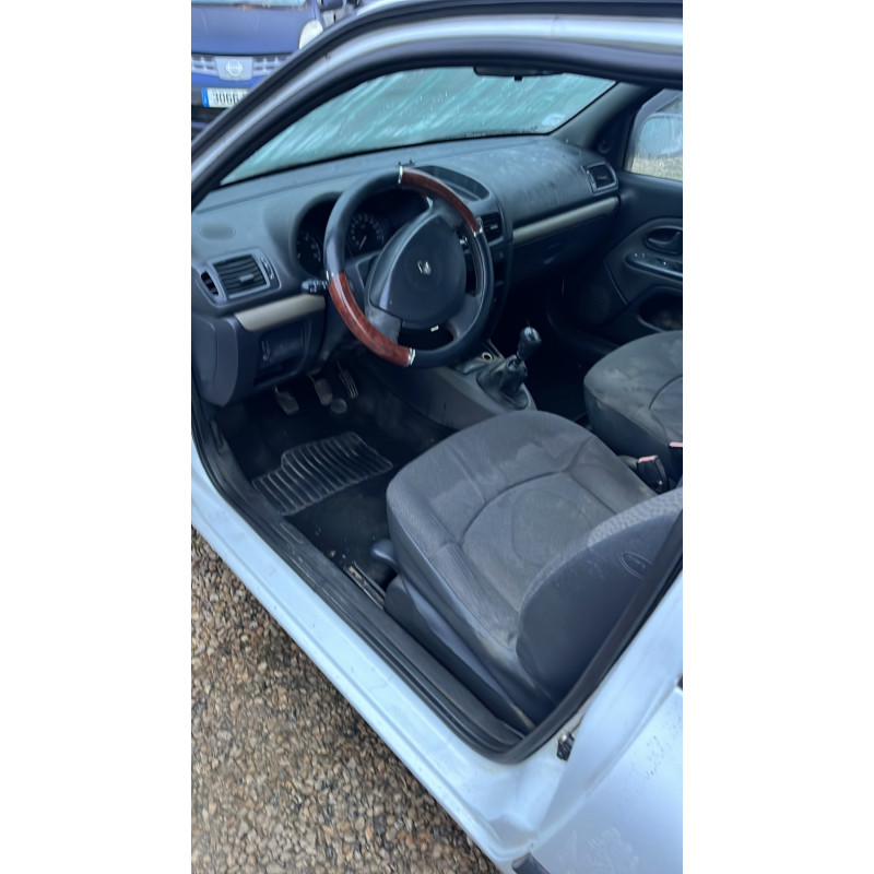 Bouton de warning RENAULT CLIO 2 Photo n°9