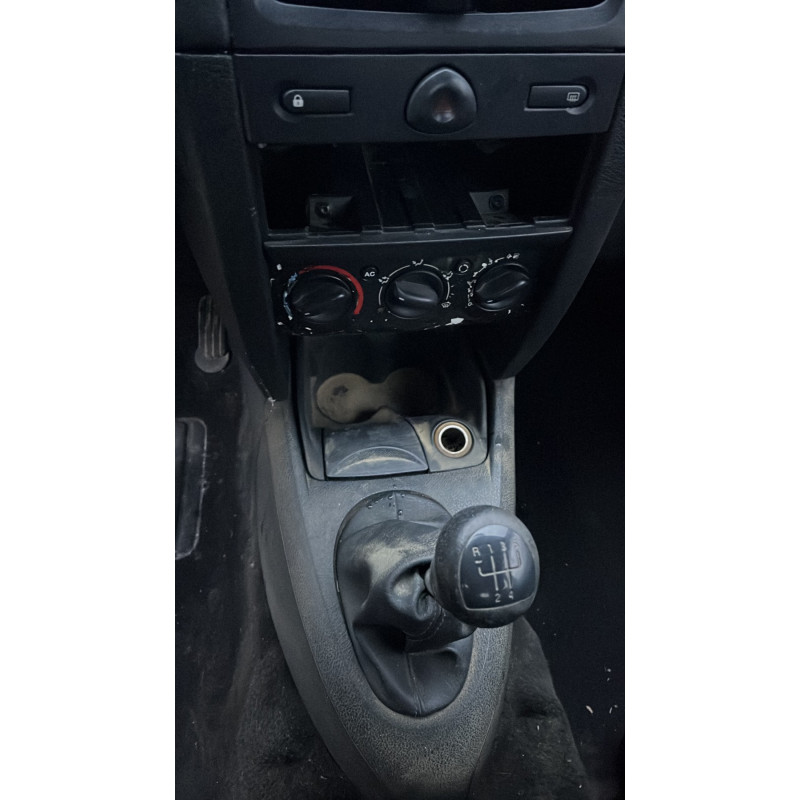 Bouton de warning RENAULT CLIO 2 Photo n°11