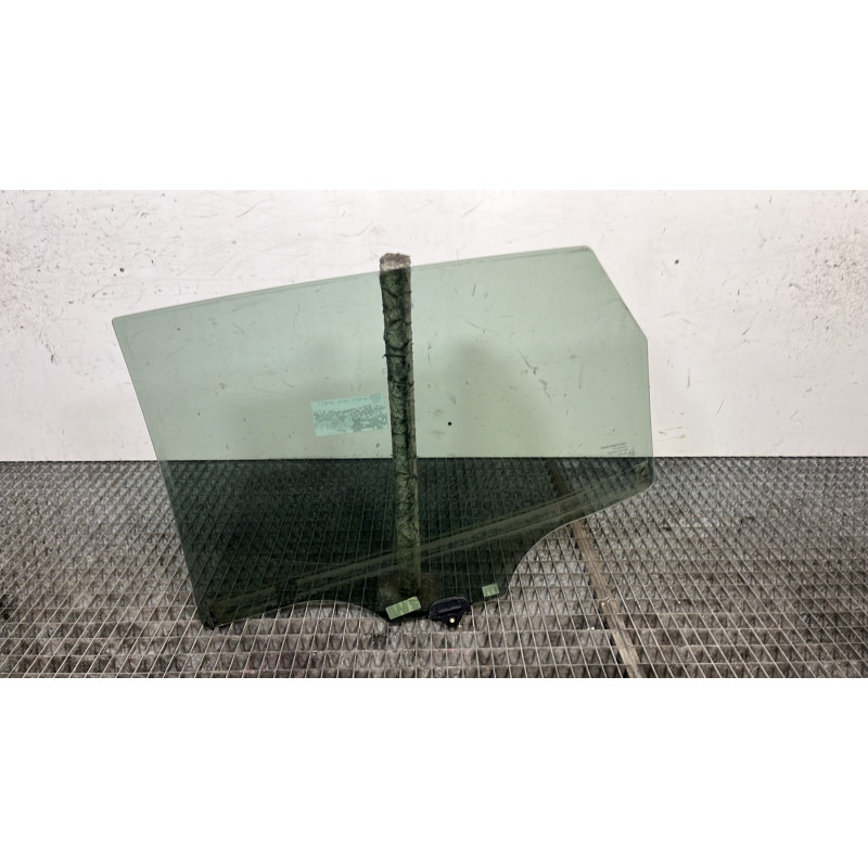 Vitre arriere droit KIA VENGA Photo n°4
